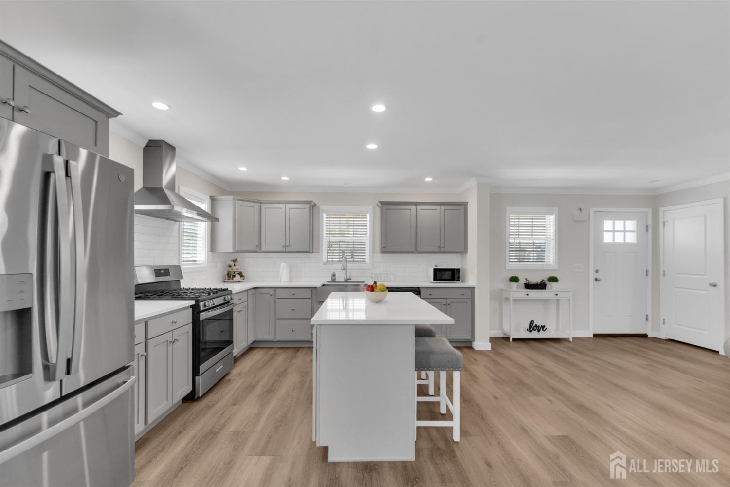 15 Sheryl Court Spotswood NJ 08884
