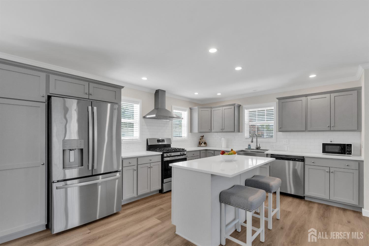 15 Sheryl Court Spotswood NJ 08884