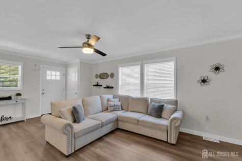 15 Sheryl Court Spotswood NJ 08884