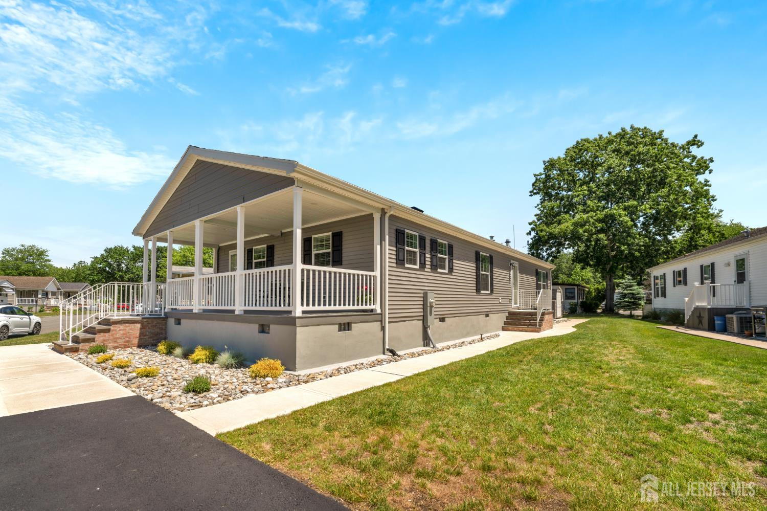 15 Sheryl Court Spotswood NJ 08884