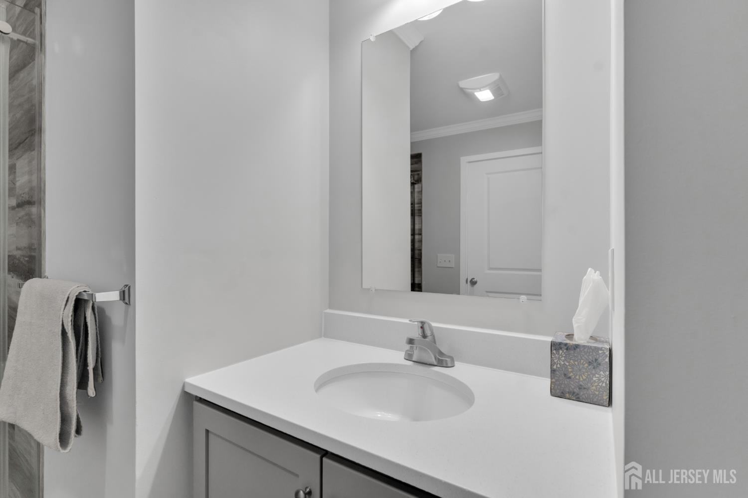 15 Sheryl Court Spotswood NJ 08884