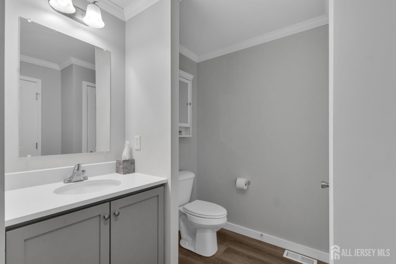 15 Sheryl Court Spotswood NJ 08884