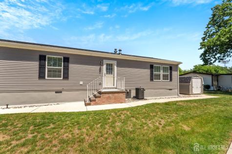 15 Sheryl Court Spotswood NJ 08884