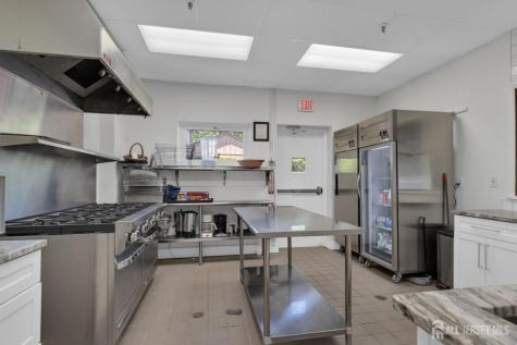 15 Sheryl Court Spotswood NJ 08884
