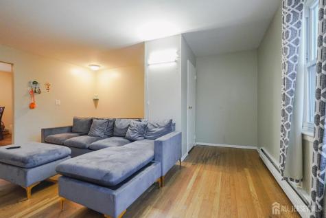 72 Fox Road Edison NJ 08817