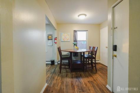 72 Fox Road Edison NJ 08817