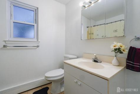 72 Fox Road Edison NJ 08817