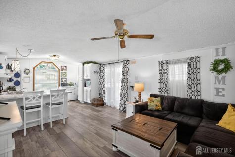 4 South Drive East Windsor NJ 08520