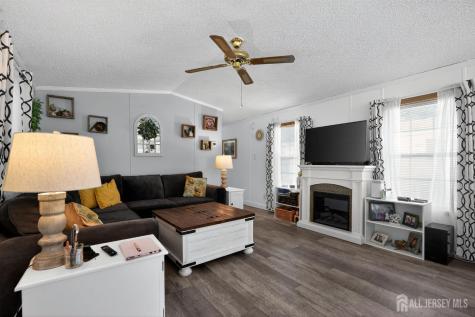 4 South Drive East Windsor NJ 08520