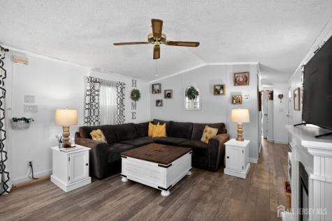 4 South Drive East Windsor NJ 08520