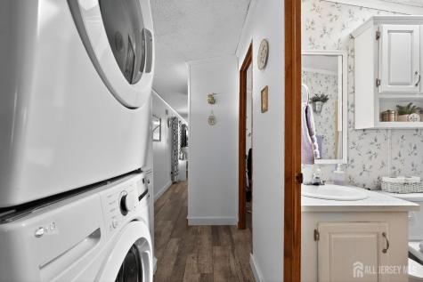 4 South Drive East Windsor NJ 08520