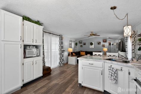 4 South Drive East Windsor NJ 08520