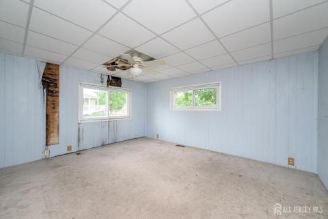48 Beaver Avenue Whiting NJ 08759