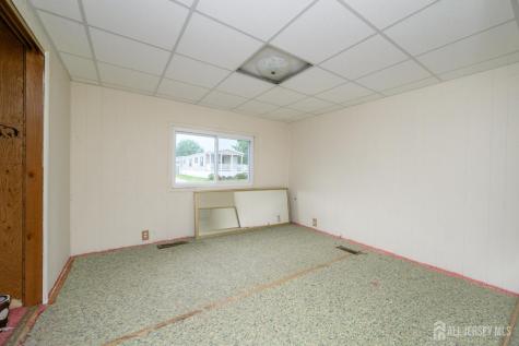 48 Beaver Avenue Whiting NJ 08759