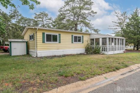 48 Beaver Avenue Whiting NJ 08759