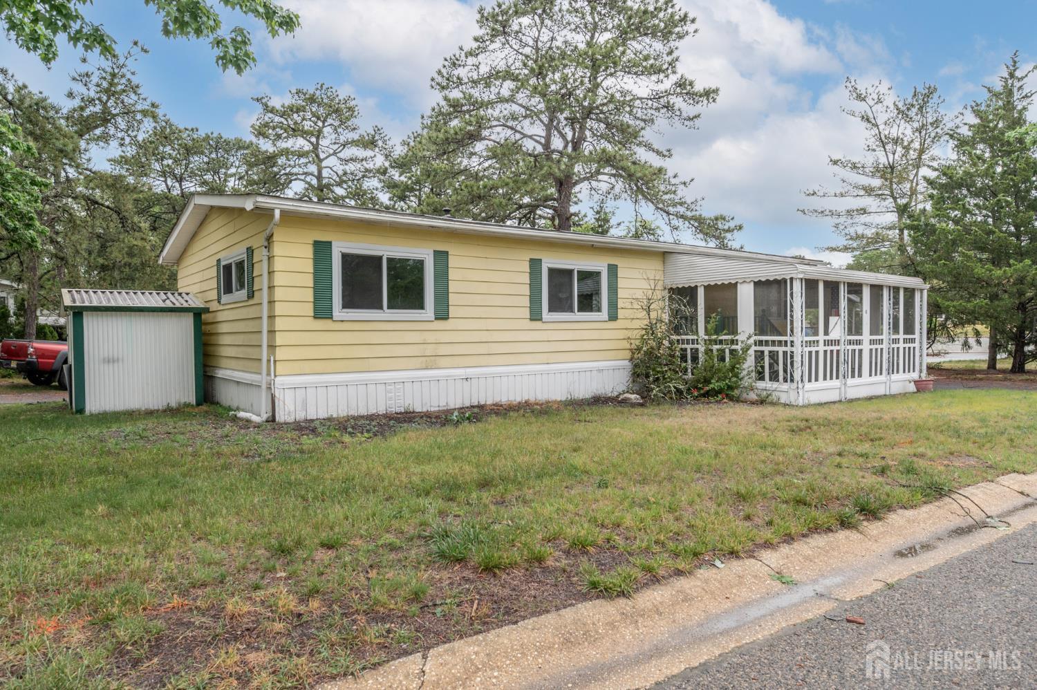 48 Beaver Avenue Whiting NJ 08759