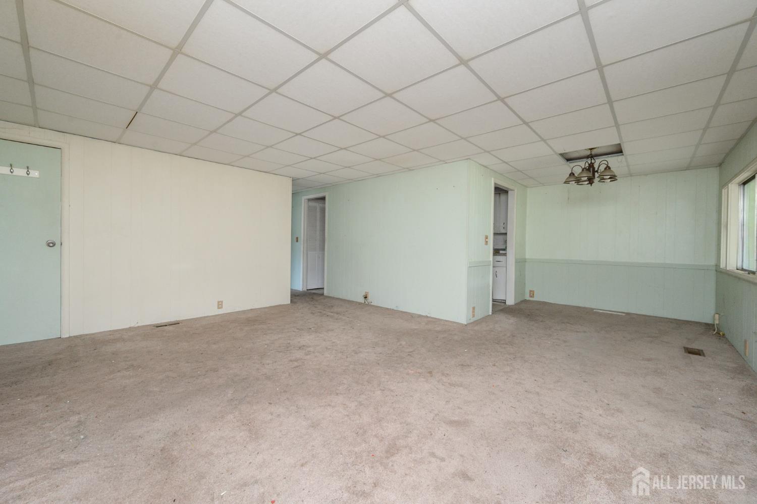 48 Beaver Avenue Whiting NJ 08759