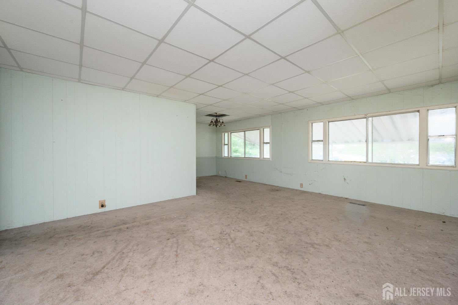 48 Beaver Avenue Whiting NJ 08759
