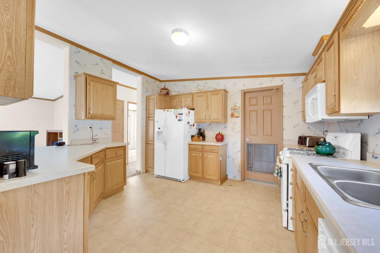 21 Sheryl Court Spotswood NJ 08884
