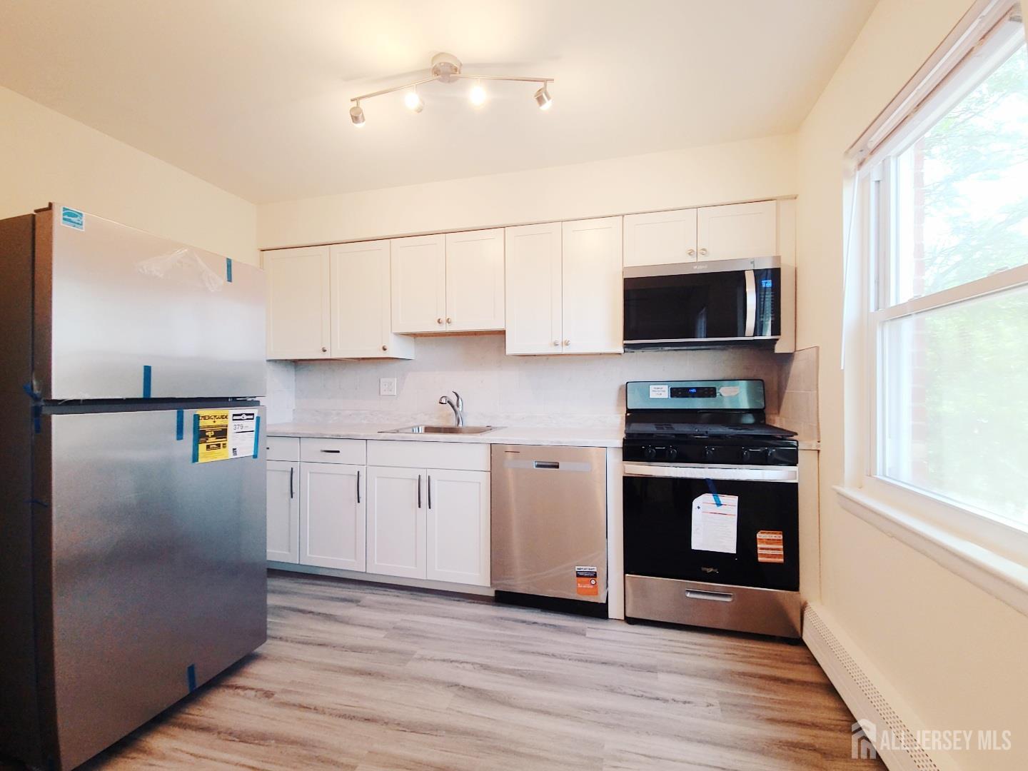 93 Fox Road Edison NJ 08817