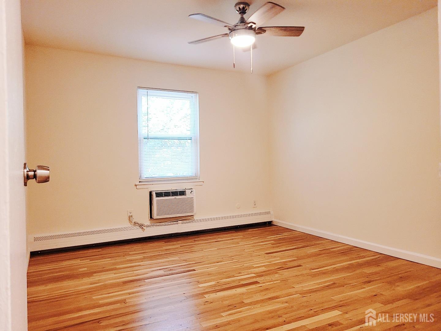 93 Fox Road Edison NJ 08817