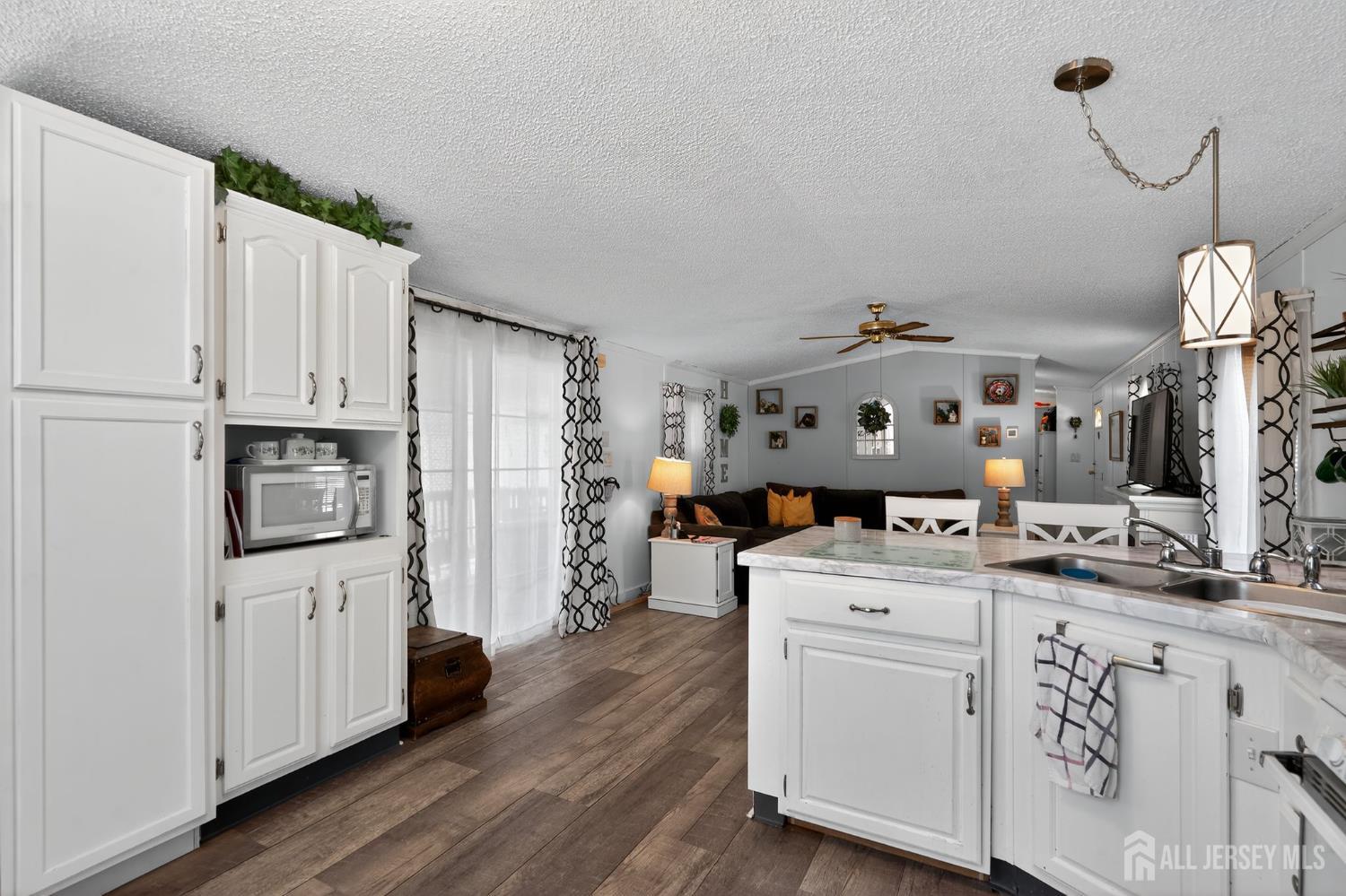 4 South Drive East Windsor NJ 08520