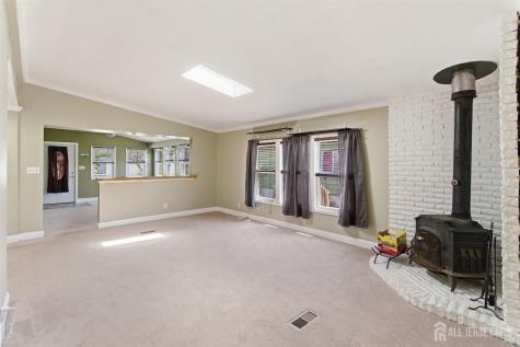 8 Longfellow Road North Brunswick NJ 08902