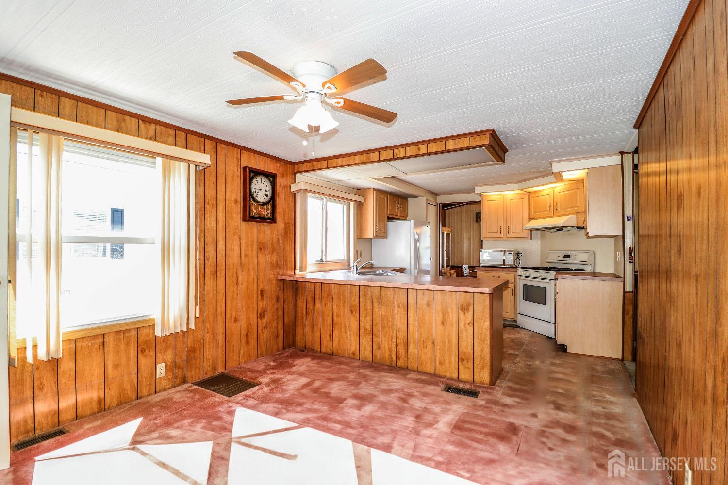 334 Pond Court Spotswood NJ 08884