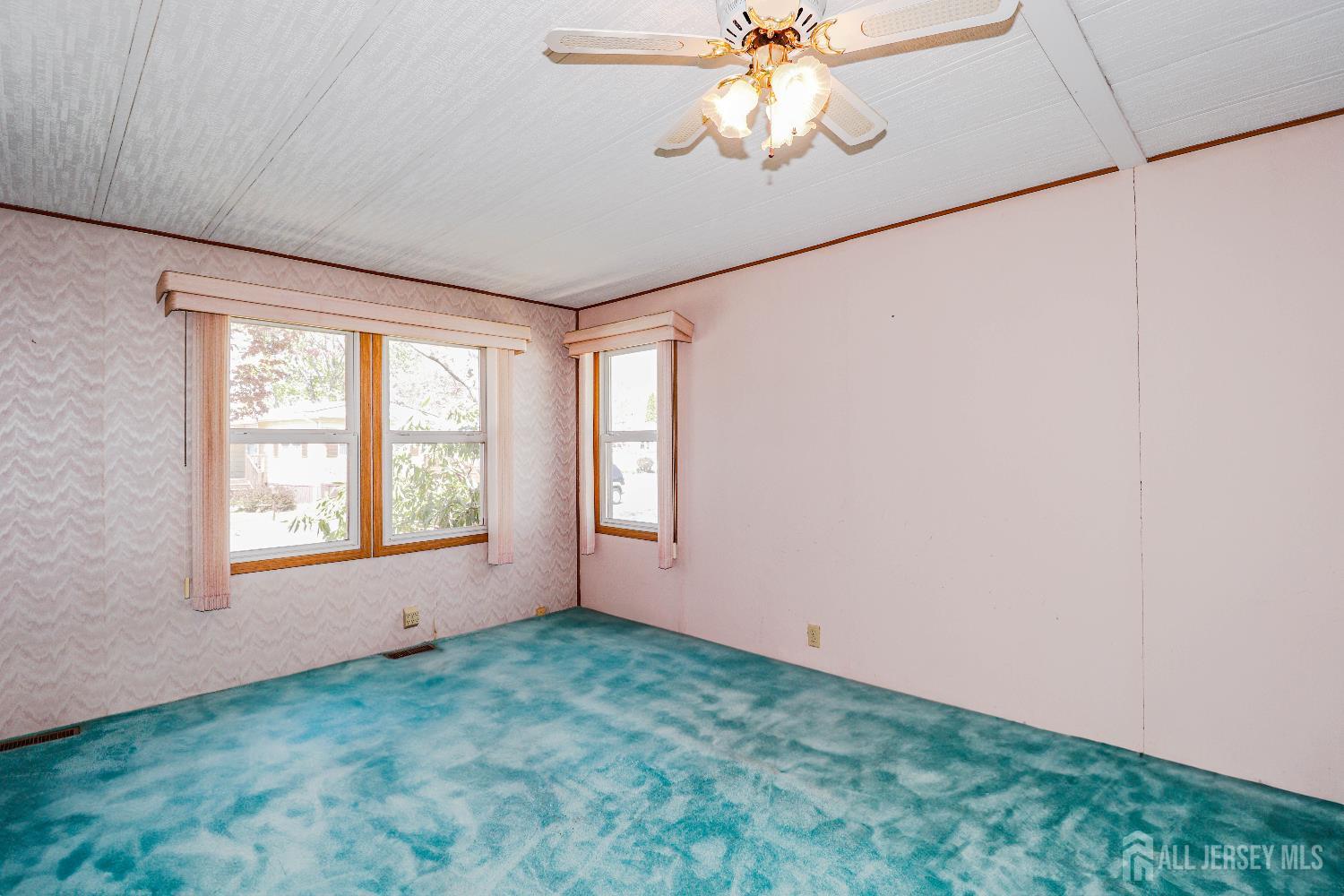 334 Pond Court Spotswood NJ 08884