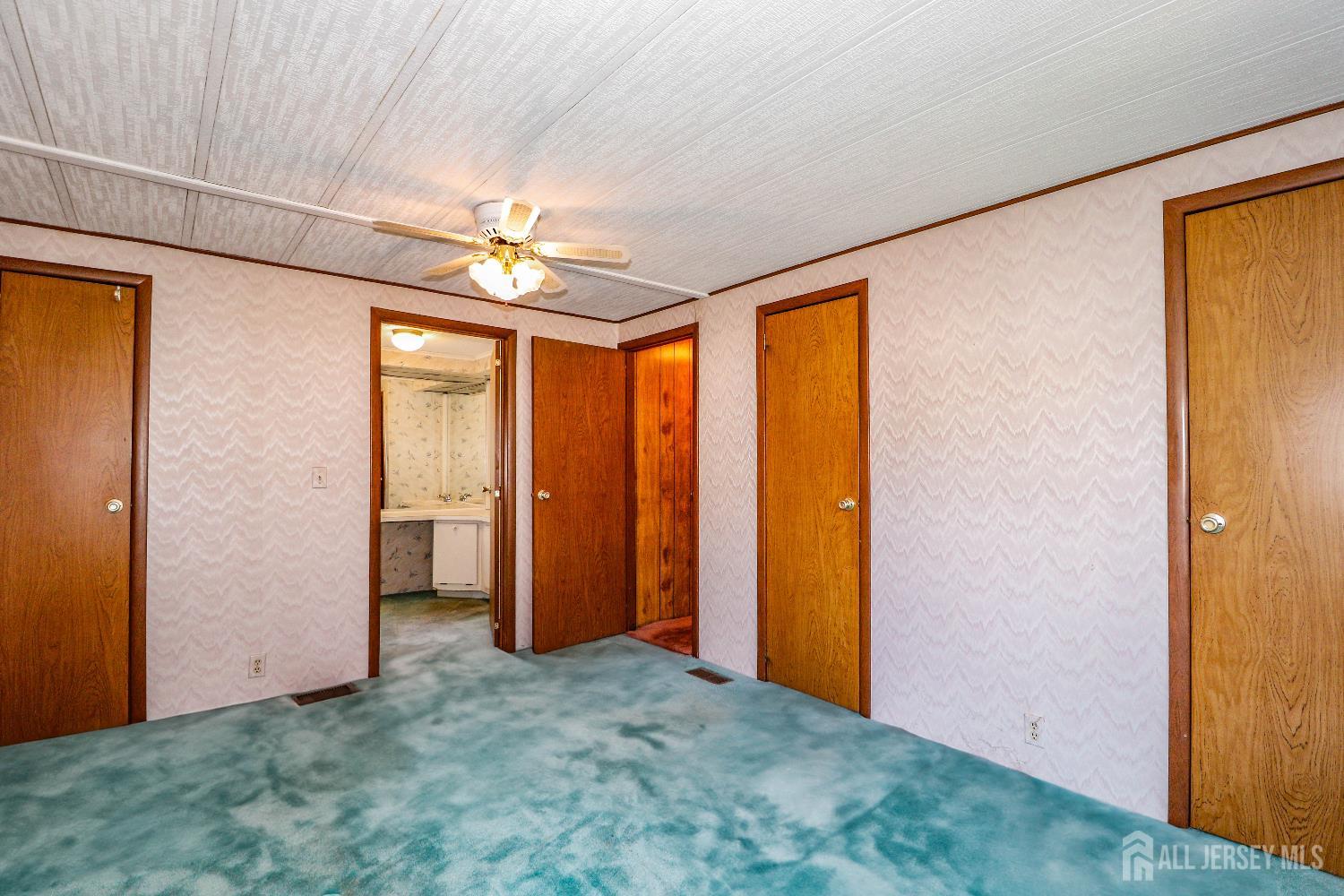 334 Pond Court Spotswood NJ 08884
