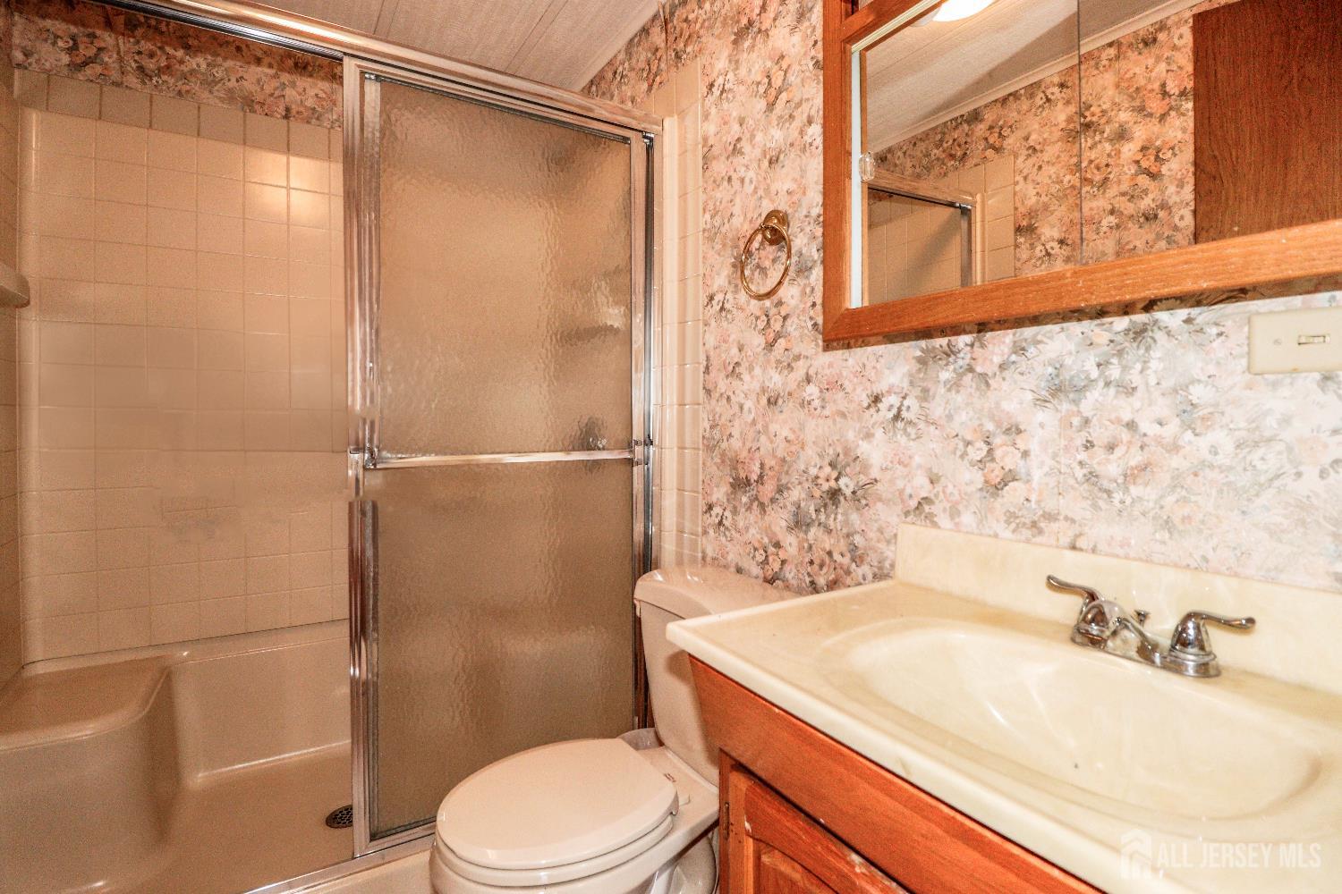334 Pond Court Spotswood NJ 08884