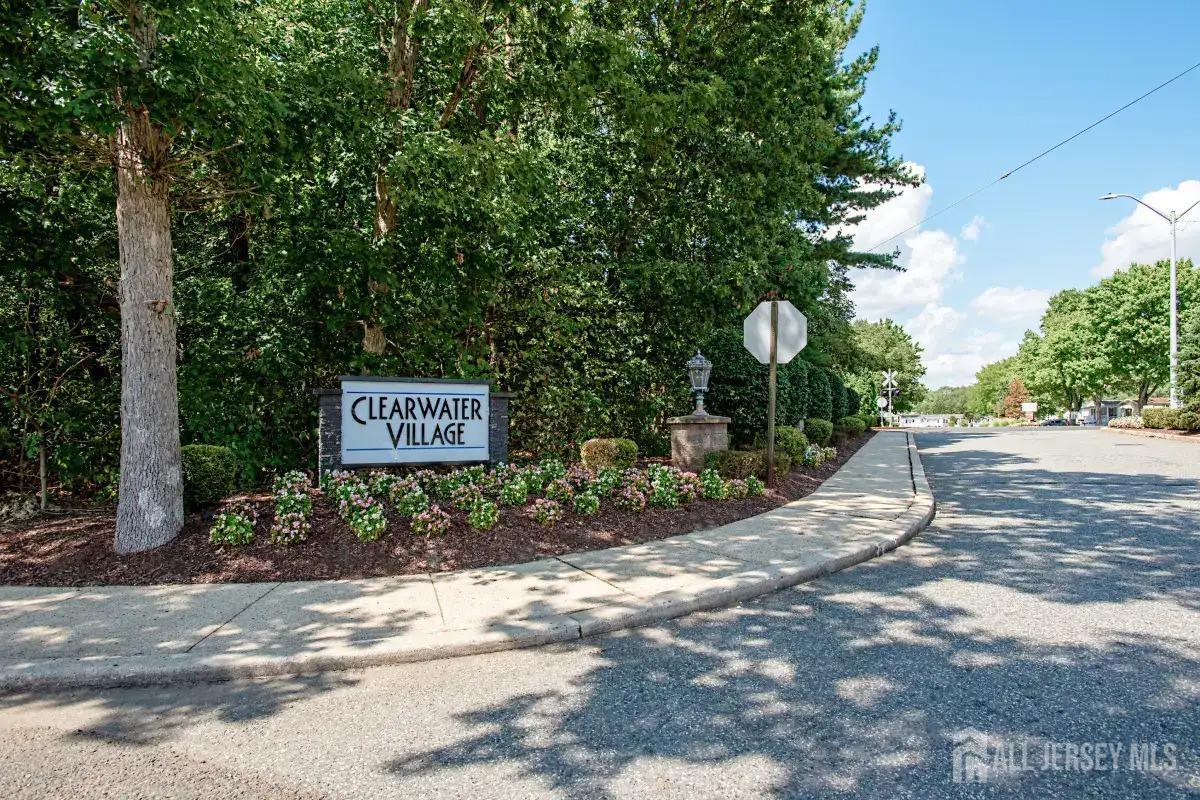 334 Pond Court Spotswood NJ 08884