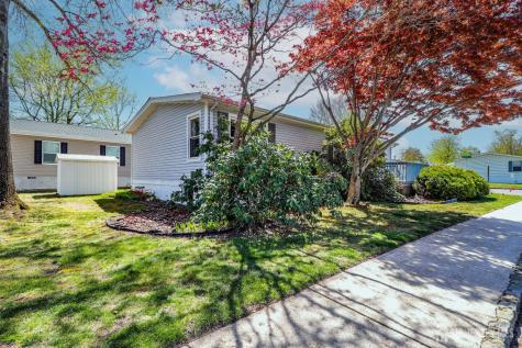 334 Pond Court Spotswood NJ 08884