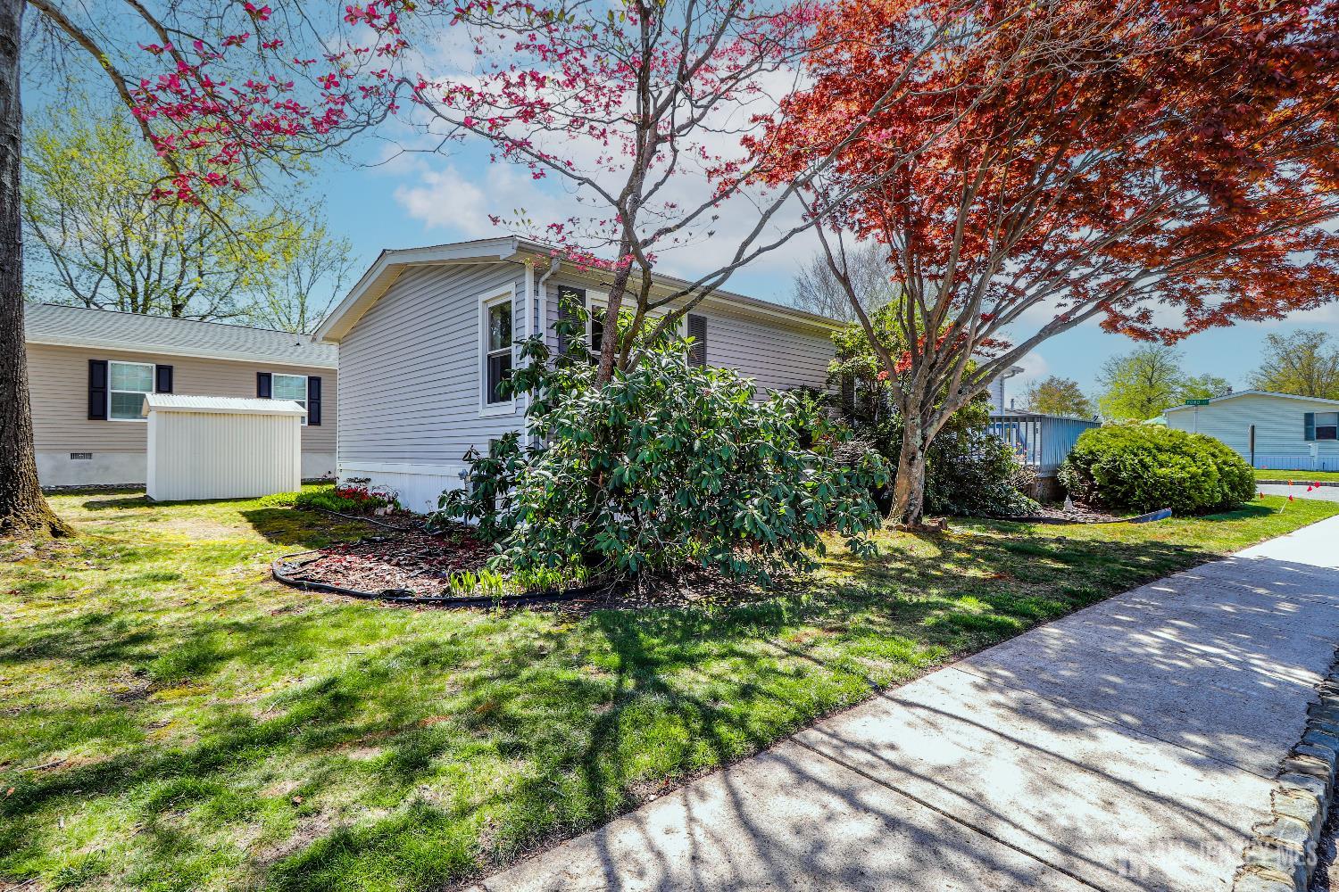334 Pond Court Spotswood NJ 08884