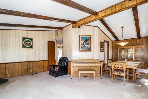 334 Pond Court Spotswood NJ 08884