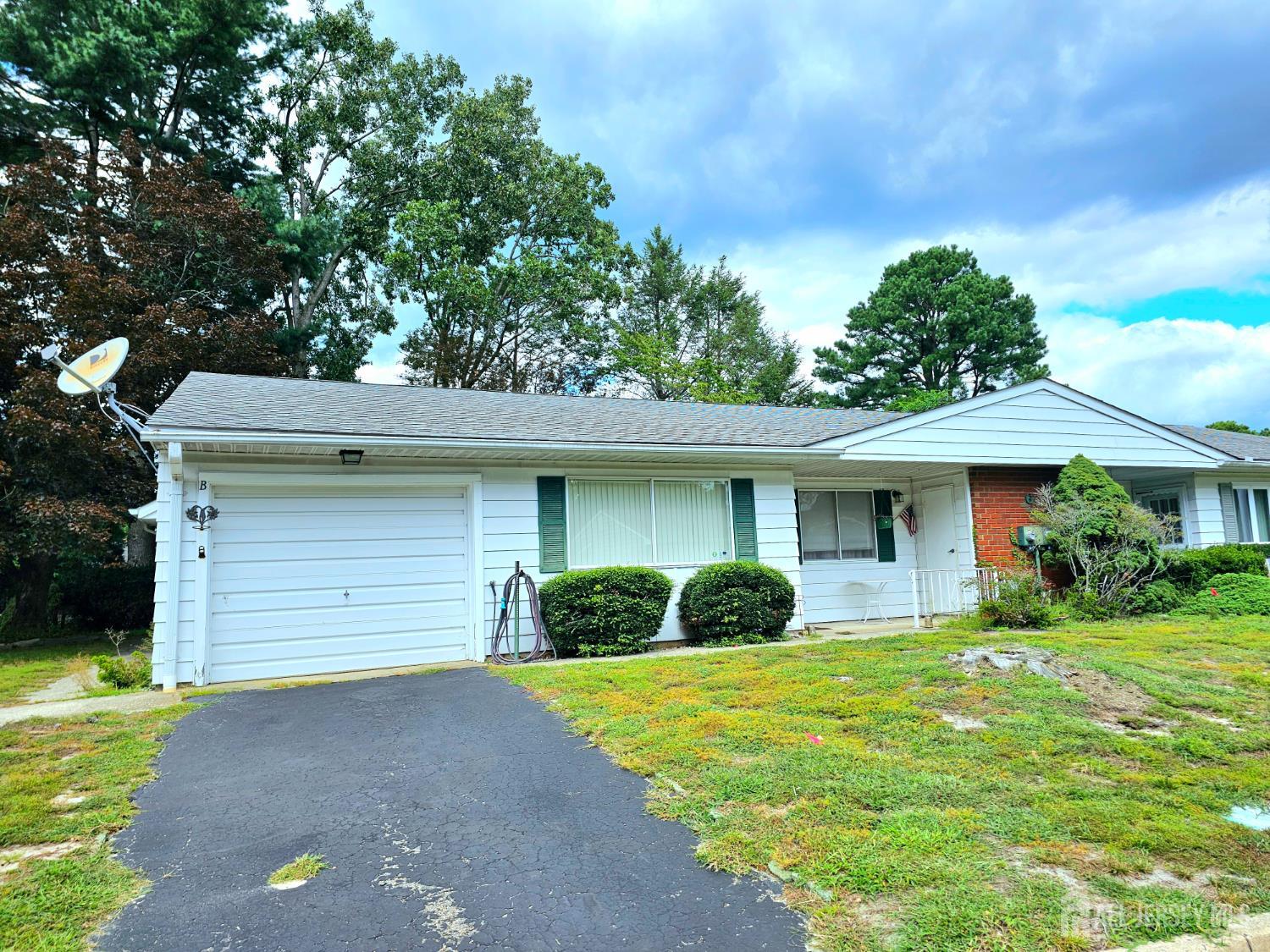 6 Ohio Drive Whiting NJ 08759
