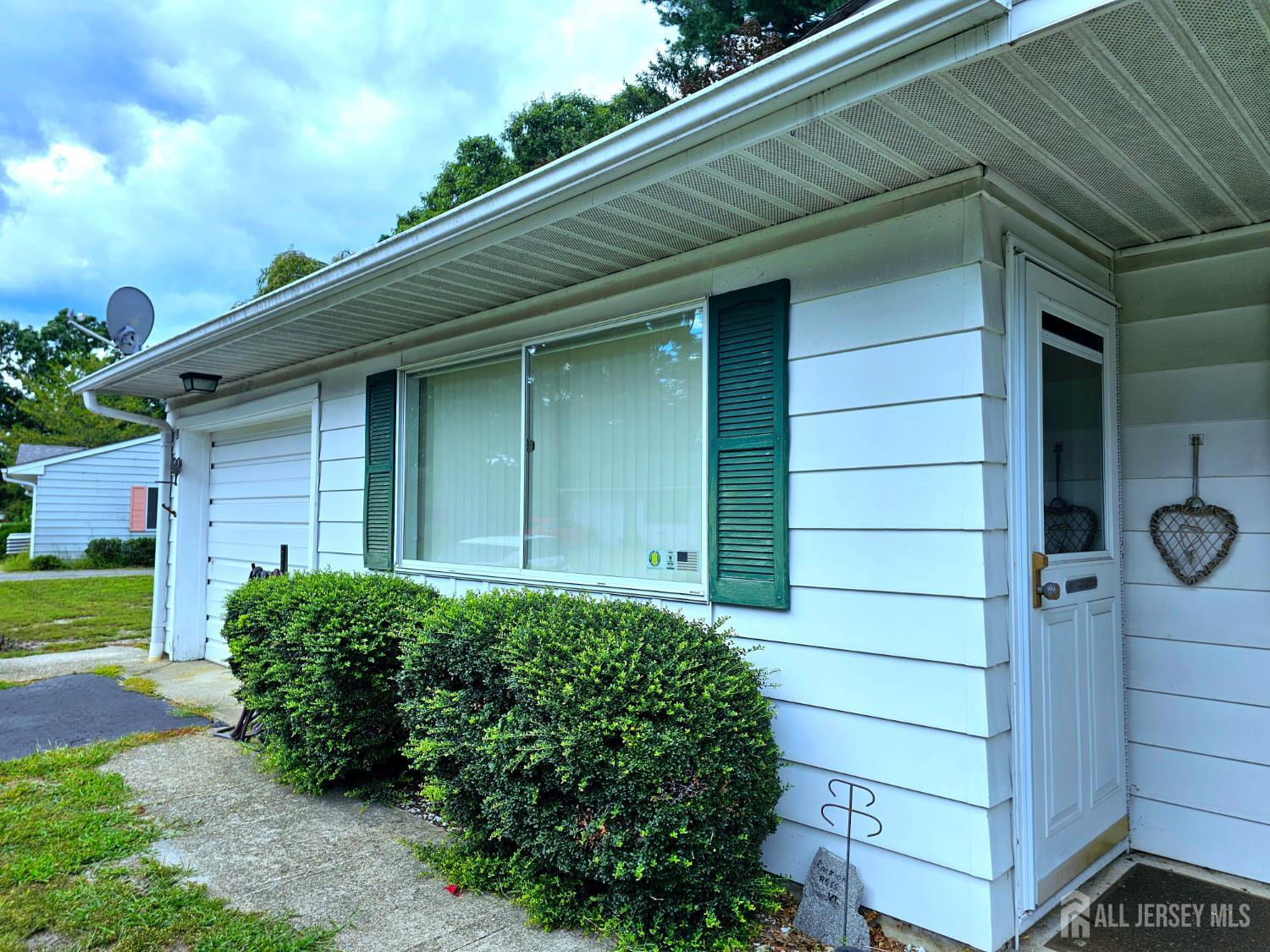 6 Ohio Drive Whiting NJ 08759