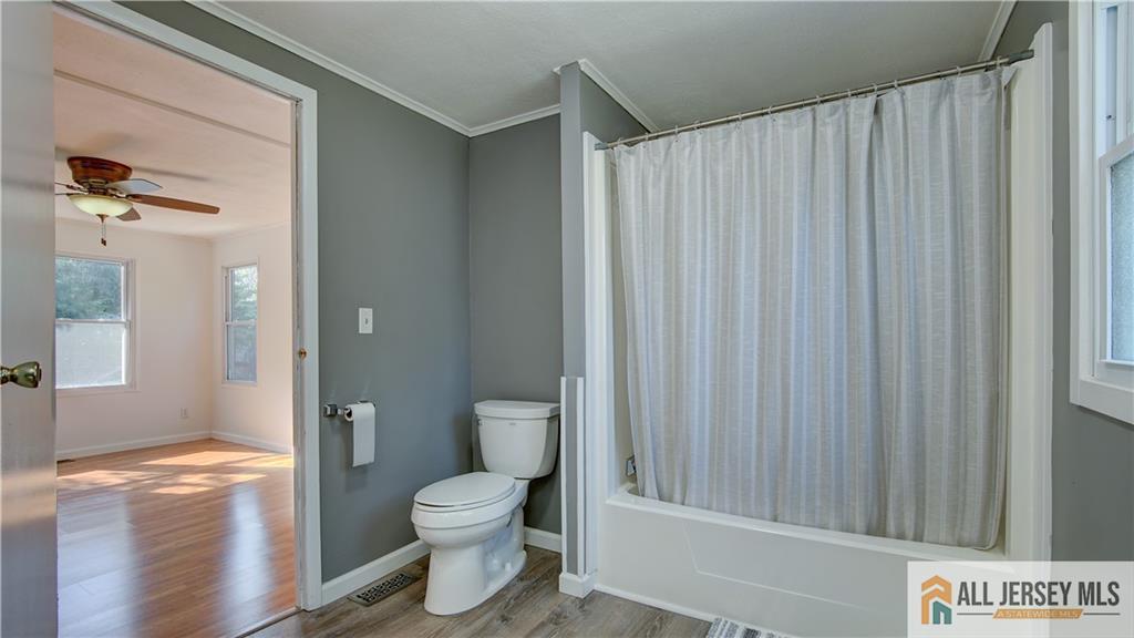 303 Woods End Court Spotswood NJ 08884