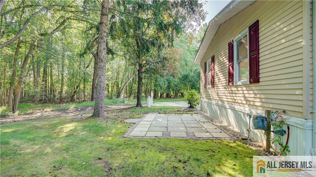 303 Woods End Court Spotswood NJ 08884