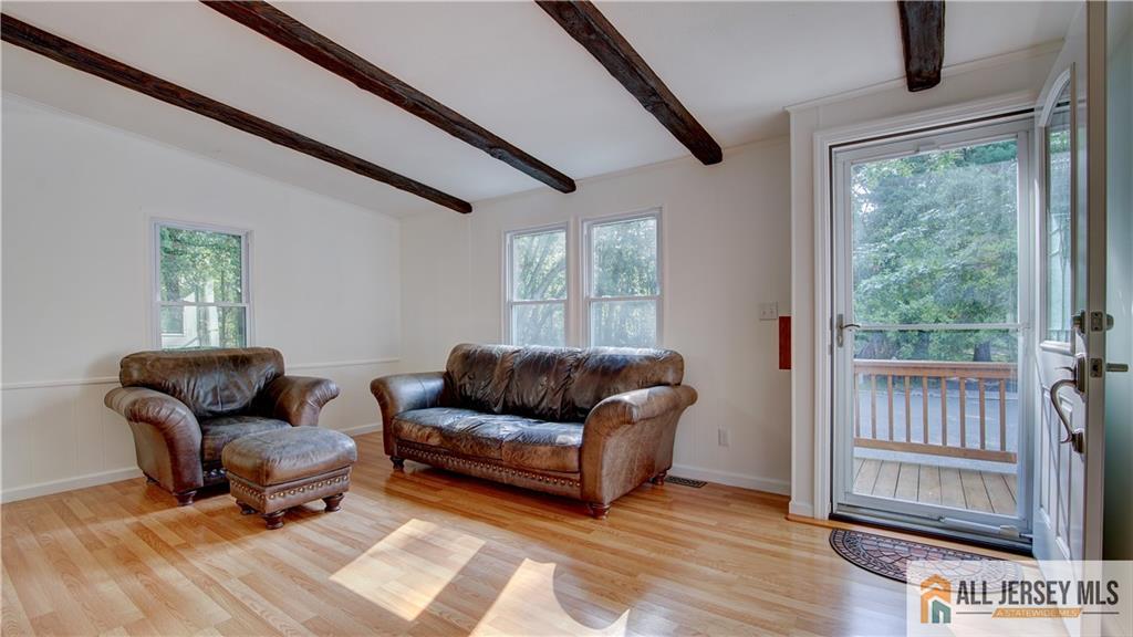 303 Woods End Court Spotswood NJ 08884