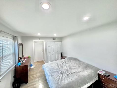 199-199 Evergreen Road Middlesex NJ 08837