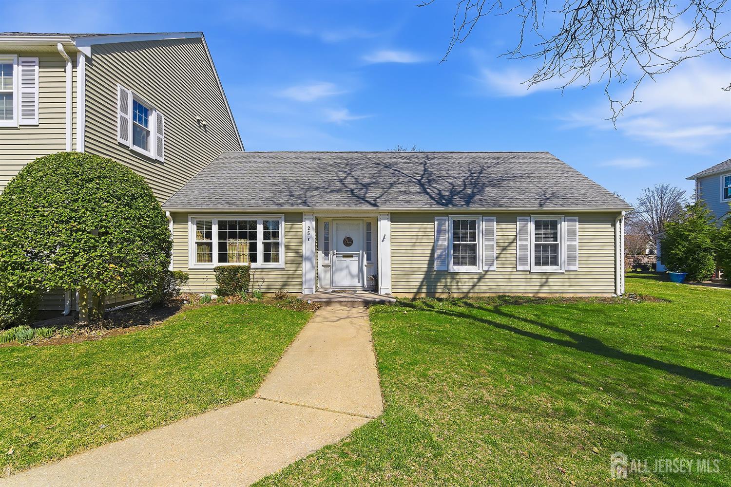 25 E Rossmoor Drive Monroe NJ 08831