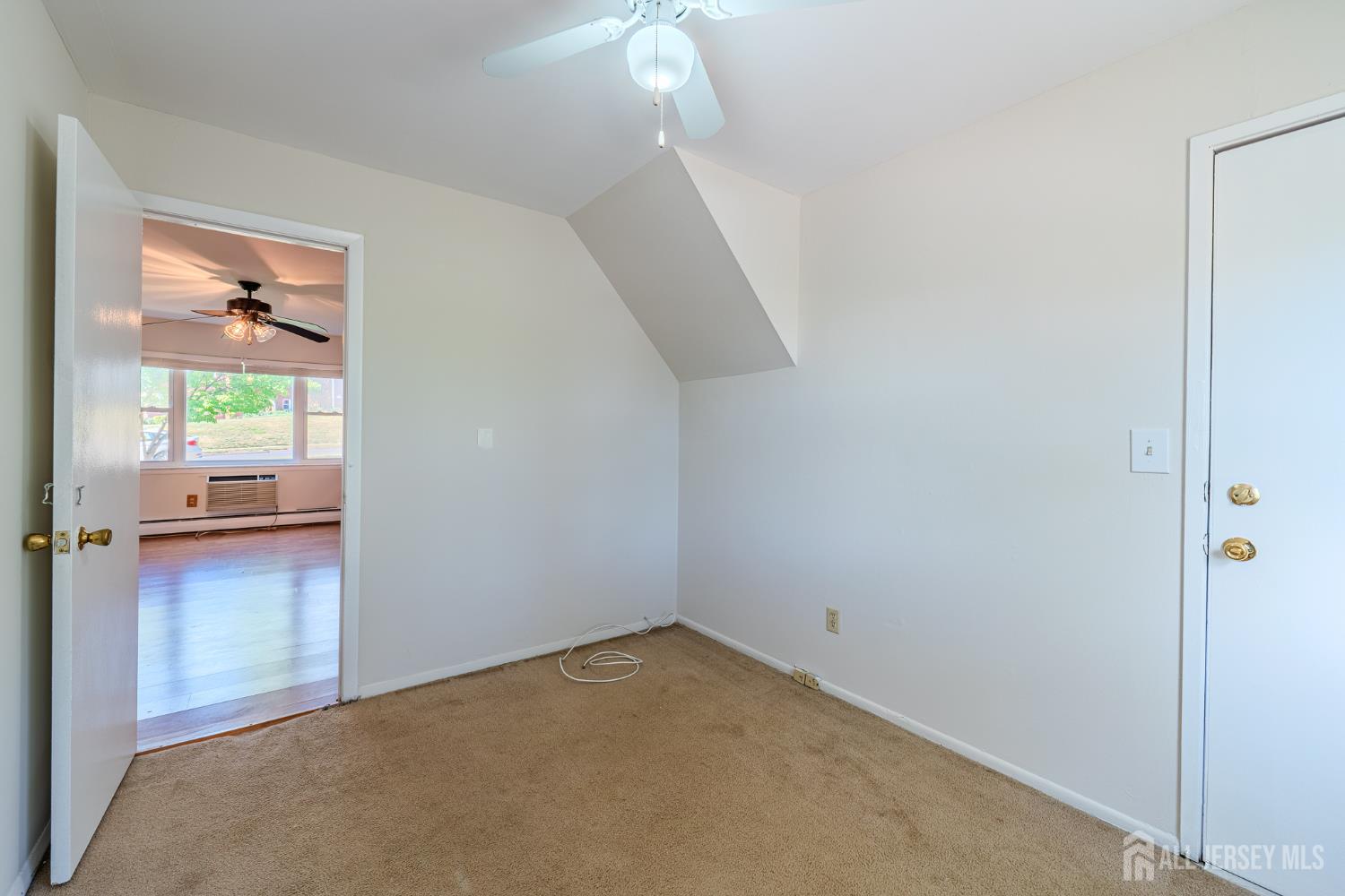 93 Fox Road Edison NJ 08817