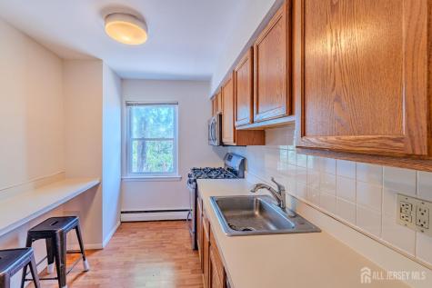 93 Fox Road Edison NJ 08817