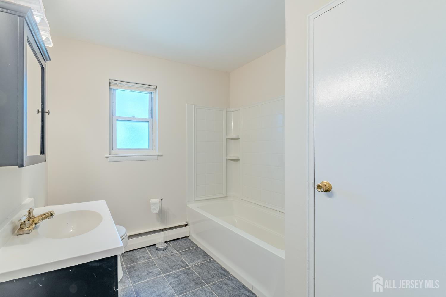 93 Fox Road Edison NJ 08817