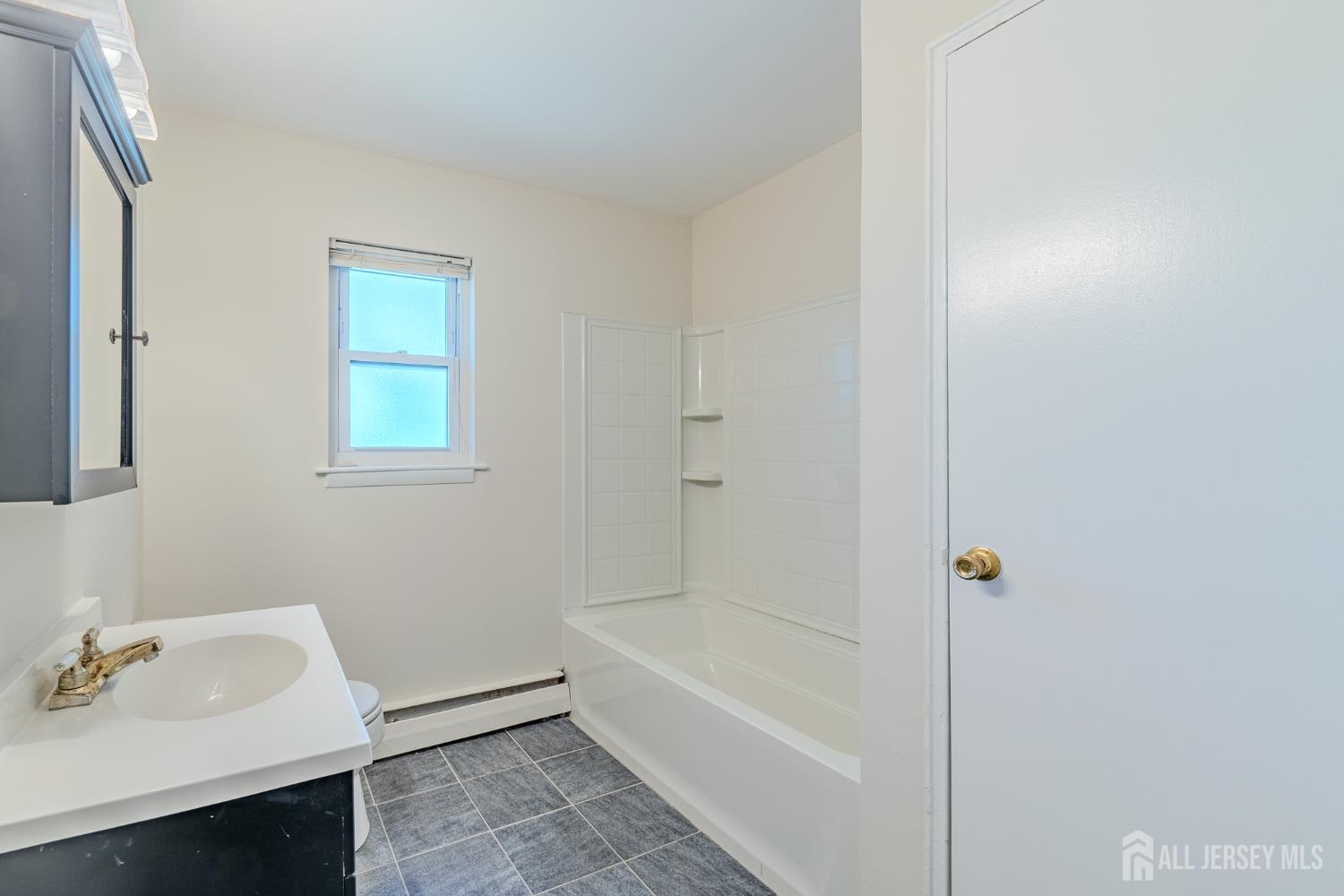 93 Fox Road Edison NJ 08817
