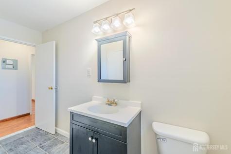 93 Fox Road Edison NJ 08817