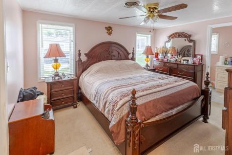 32 Whitman Road North Brunswick NJ 08902