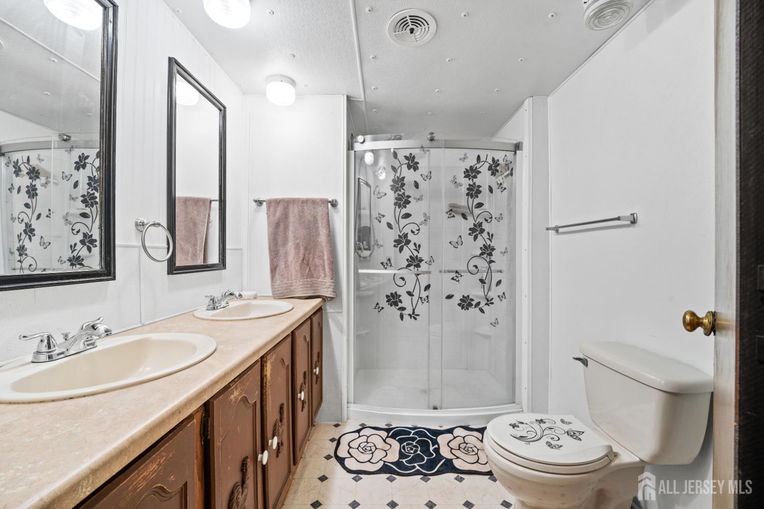 3 Carol Road South Brunswick NJ 08852