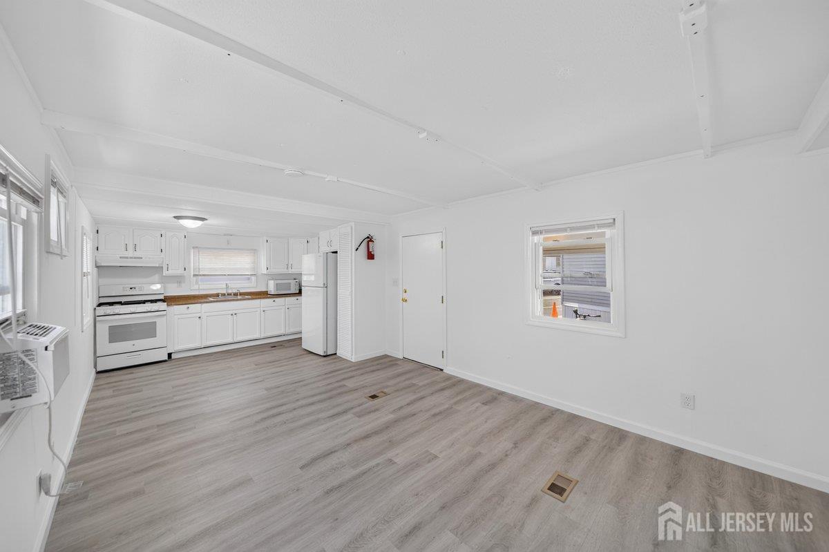 27 Freddie Avenue Avenel NJ 07001